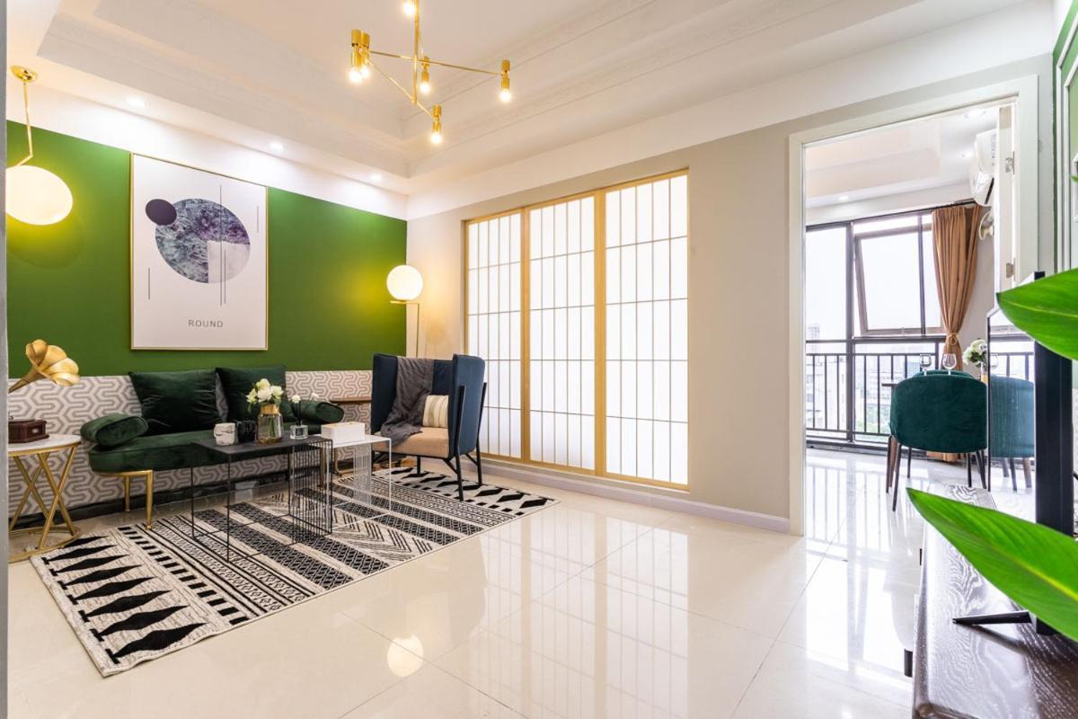 Wuhan Hongshan-Guanggu Square- Locals Apartment 00157650 Екстер'єр фото